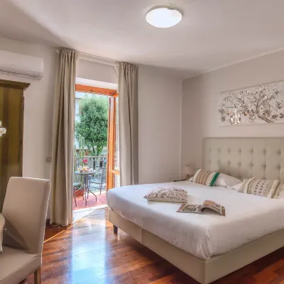 Plaza Rooms Ciampino Hotels near Capannelle Pass