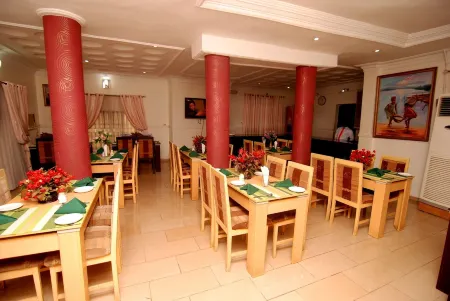 Onyx Hotel & Apartments