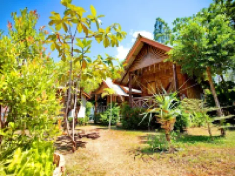 O k Chawkoh Bungalow Hotels near Phra Ae Beach