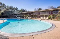 Quality Inn Americus - Kolam Renang