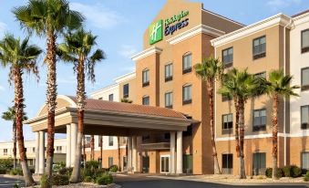 Holiday Inn Express & Suites Waycross