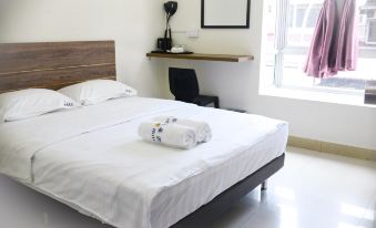 JH Hotel - Housity