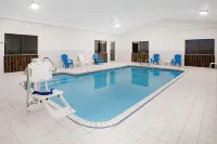 Days Inn by Wyndham York - Kolam Renang