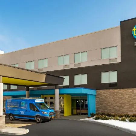 Tru by Hilton Albany Airport