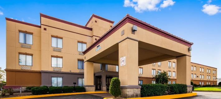 Clarion Pointe Evansville North Hotels in Vanderburgh County