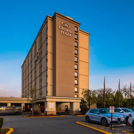 Crowne Plaza NEWARK AIRPORT by IHG