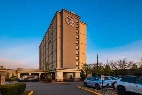 Crowne Plaza NEWARK AIRPORT by IHG