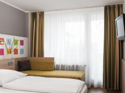 Business and Budget Hotel Tessin