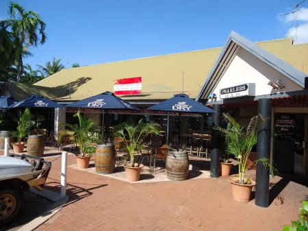 Roebuck Bay Backpackers and Party Bar