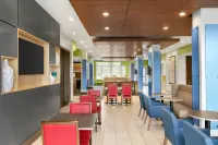 Holiday Inn Express & Suites Salisbury Các khách sạn ở Salisbury