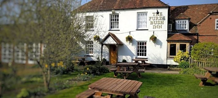 The Furze Bush Inn โรงแรมในนิวเบอรี