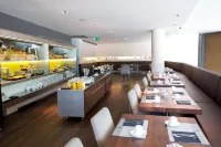 B Hotel