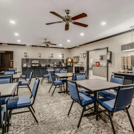 Huntsville Inn & Suites