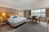 Best Western Plus University Inn Hotel dekat M.C. Benton Jr. Convention Center