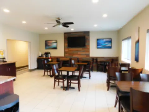 Island Suites Hotels in Mohave County