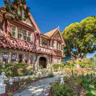 Rose Garden Inn Hotel Exterior