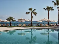 Windmill Bay Hotel - Beach