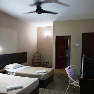 1 Baron Motel
