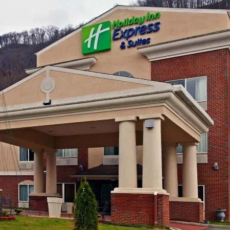 Holiday Inn Express & Suites Logan by IHG