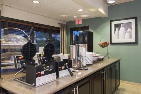 Red Roof Inn Tupelo Отели в г. Тьюпело