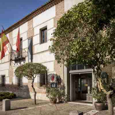 Parador de Alcala de Henares Hotel Exterior