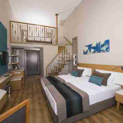 Palm World Side Resort & Spa Rooms
