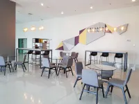 Studio Apartment Connected to Mall at Supermall Mansion Hotels in Wiyung