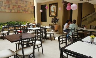 4. Hotel Sa..