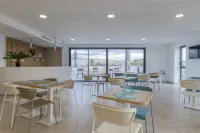 Lagrange Apart'Hotel les Jardins d'Olympie - servizio colazione