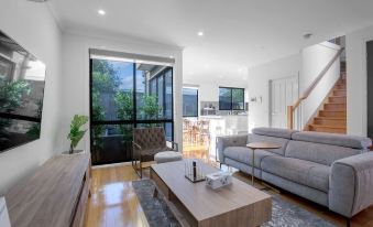 Bundoora Townhouse