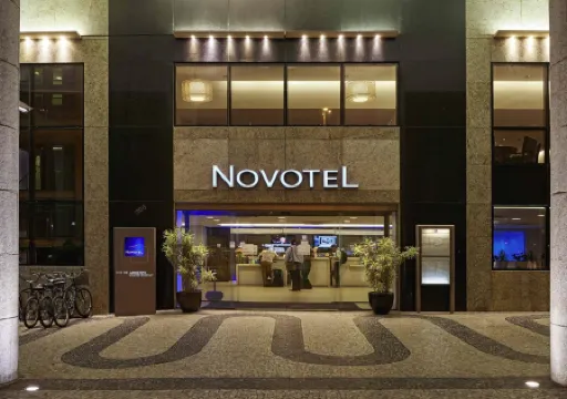 Novotel RJ Santos Dumont Отели рядом с достопримечательностью «Собор Святого Себастьяна»