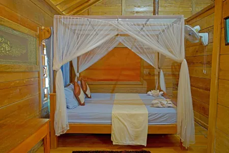 Tree House Bungalows Отели рядом с достопримечательностью «Ронгсанлем»