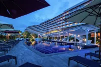 Hilton Okinawa Chatan Resort - Sea View