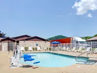 Comfort Inn Hotels near Watt Powell Stadium