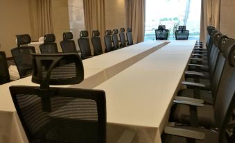 Naviti Warwick Al Khobar