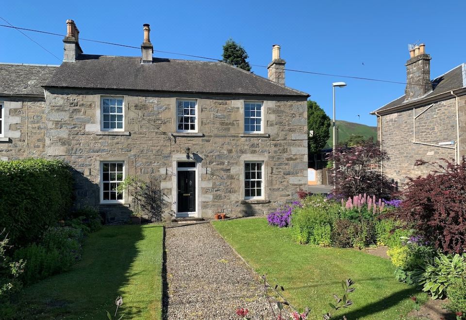 Immaculate 3 Bedroom House in Blair Atholl - Housity
