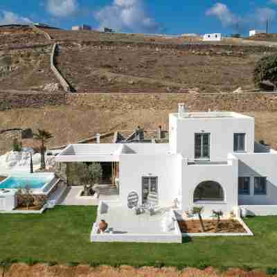 On the Rocks Antiparos Hotel Exterior