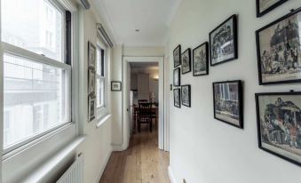 Bright 2 Bedroom Flat in Central London