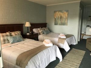 Keuka Lake Motel - Adults Only