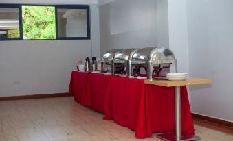 The Candela Hotel - Housity