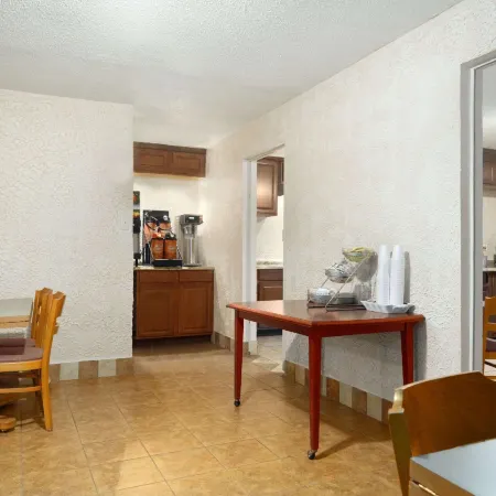Days Inn by Wyndham Brunswick/St. Simons Area