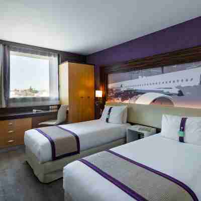 Holiday Inn Toulouse Airport Rooms