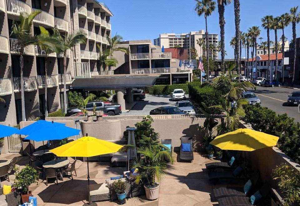 3. 인 바이 더 시..