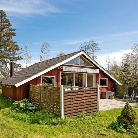 "Henna" - 550m to the Fjord Отели в г. Вордингборг