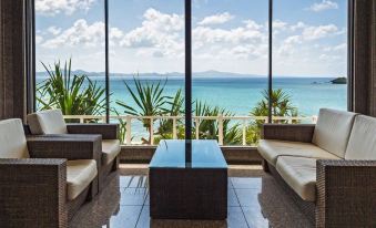 10. Hotel Re..