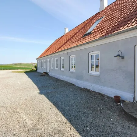 "Alois" - 1km to the Fjord