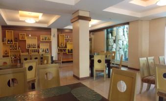 Goldenfield Kundutel Hotel - Housity