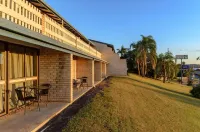 Gladstone Palms Motor Inn Hotel di Calliope