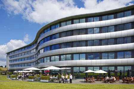 Aviator Отели в г. Фарнборо