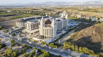 J'Adore Deluxe Hotel & Spa